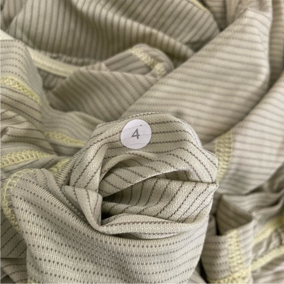 ❤️$15 BUNDLE SALE Lululemon tank - Picture 6 of 6